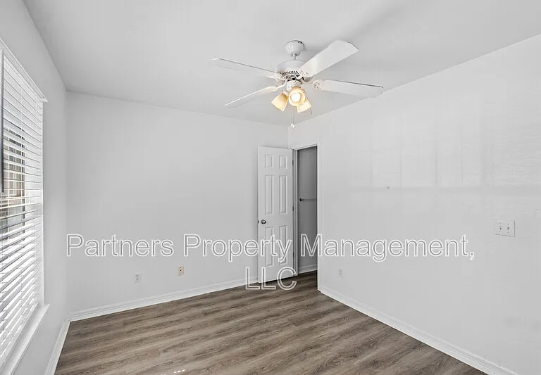 1174 W Hendrix St — Photo 12