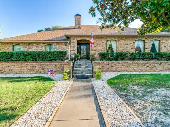 6801 Bellaire Ct S, Benbrook, TX 76132
