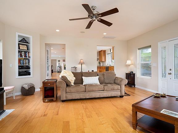 5th image of 4910 Joyous Ann Dr