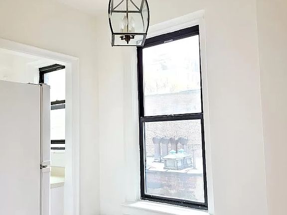 5th image of 30 W 90th St APT 5E