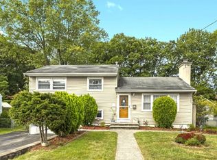 17 Taylor St, Dover, NJ 07801