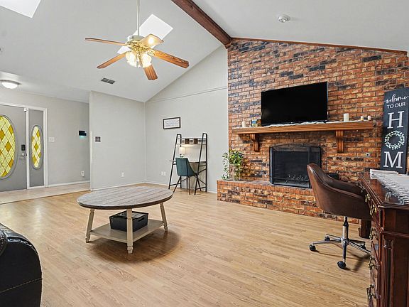 3rd image of 205 Randy Lee Ln