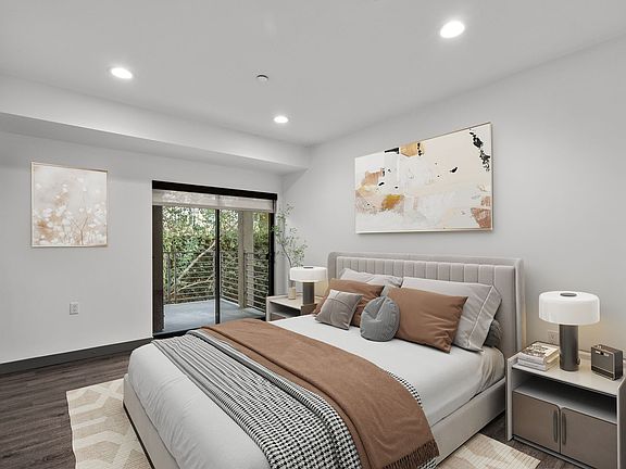 5th image of 178 N Alexandria Ave #204