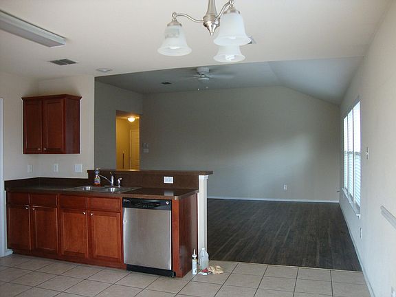 3rd image of 9204 Goldenview Dr