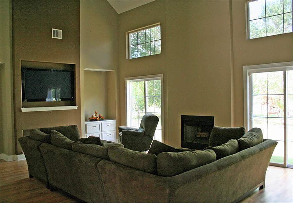 2nd image of 6155 Boxwood St