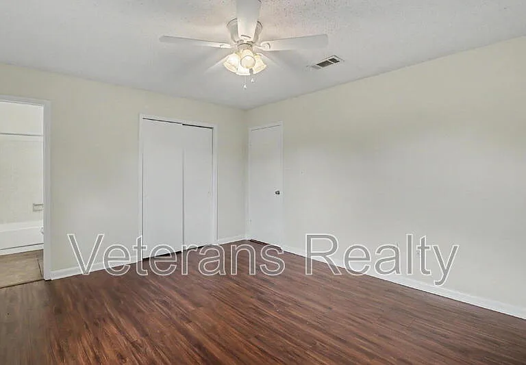 837 Tee St — Photo 11