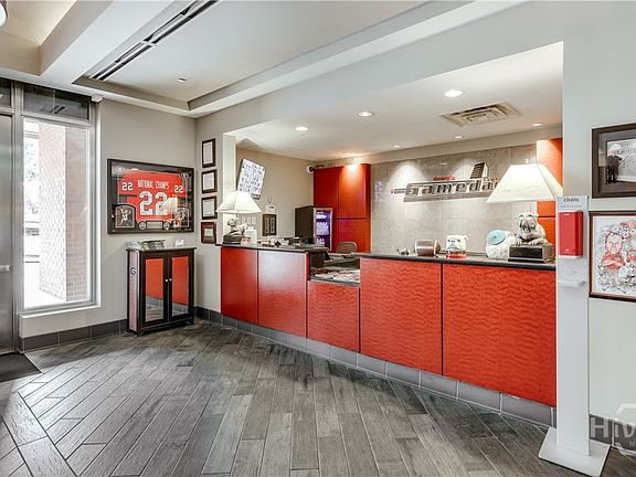 3rd image of 250 Broad Street W #408