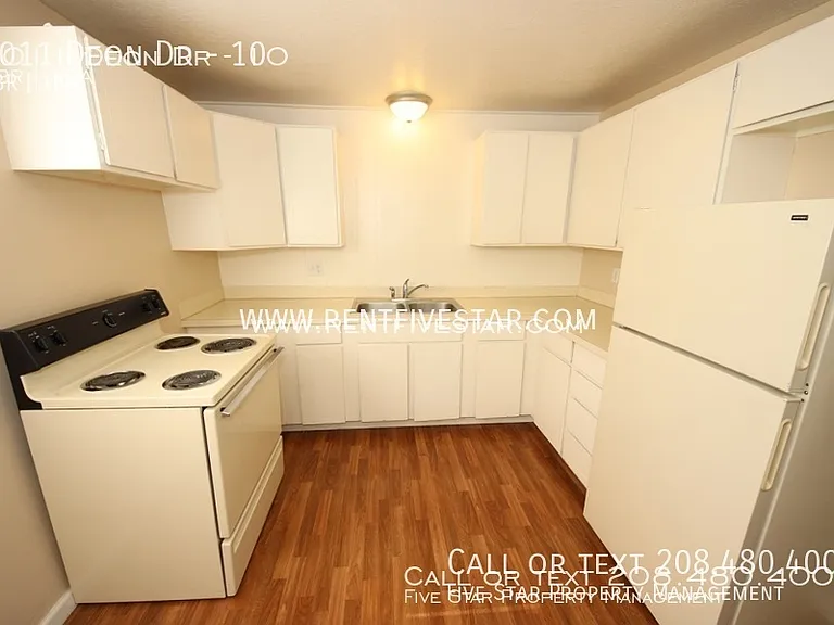 1011 Deon Dr #10 — Photo 5