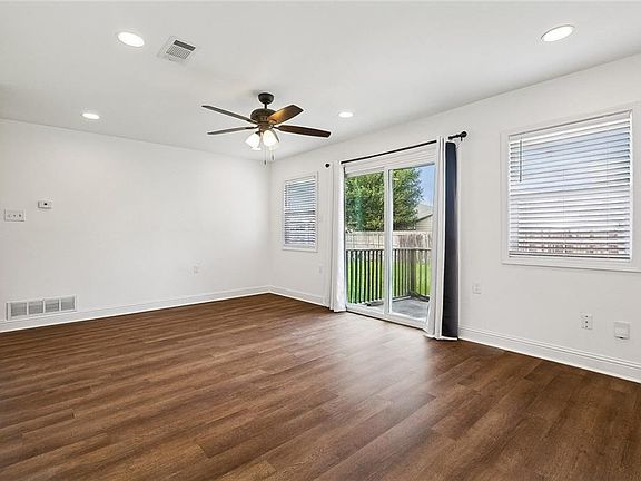 3rd image of 3904 Bissonet Dr