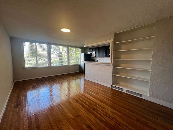 4th image of 3917 Wyoming St #4