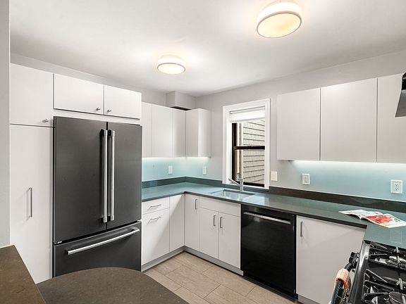 4th image of 618 Washington St Unit 618