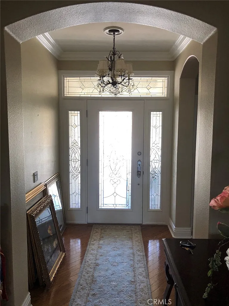 3 bed, 2237 sqft, $3,600 — Photo 3