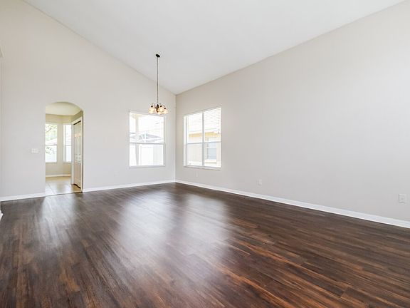 5th image of 12370 Arlington Park Ln