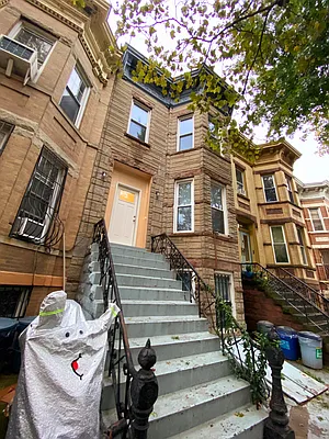 Rented by Brooklyn Property Group LLC | media 32