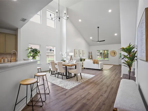 2848 Willow Glen Ct, Grand Prairie, TX 75052