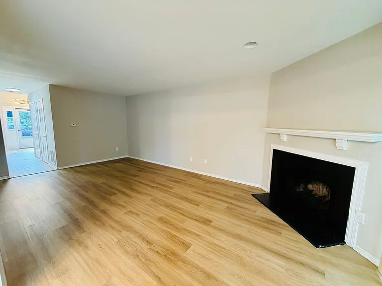 11 Saffron Dr — Photo 12