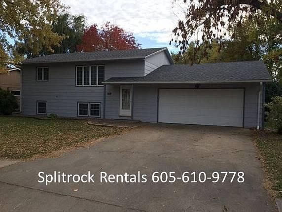 Split foyer home with double car garage