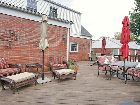 3rd image of 203 Tanglewood Dr
