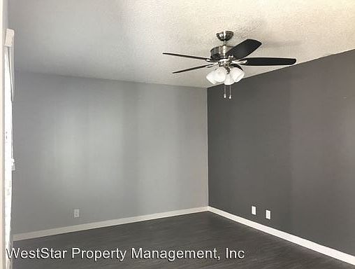 5th image of 10522 S Inglewood Ave APT 04