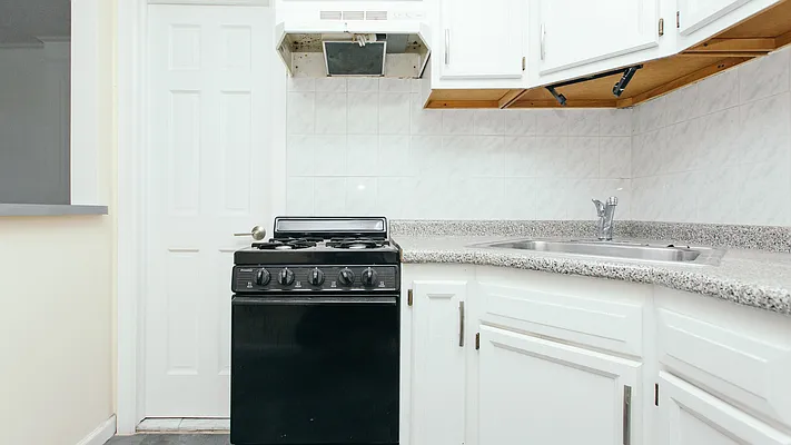 Rented by Sterling Holdings | media 9