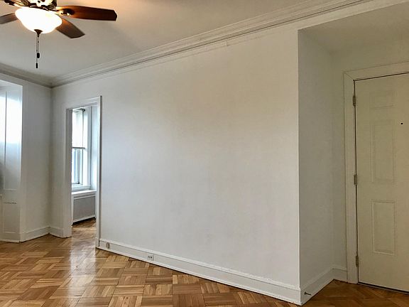 5th image of 425 W Fullerton Pkwy #1