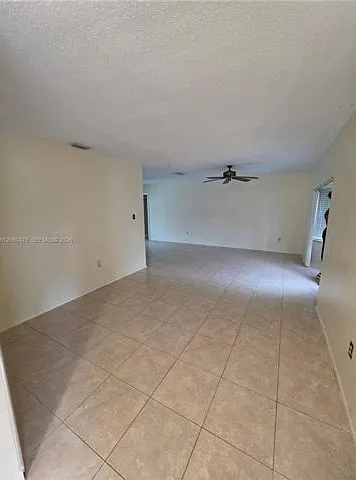 4 bed, 2.0 bath, 1754 sqft, $3,000 — Photo 3