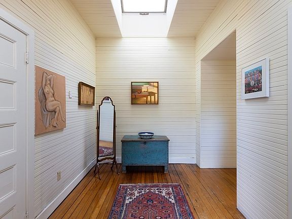 2nd image of 86 Colbourne Cres