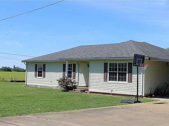 2nd image of 396 Lemoine Ln