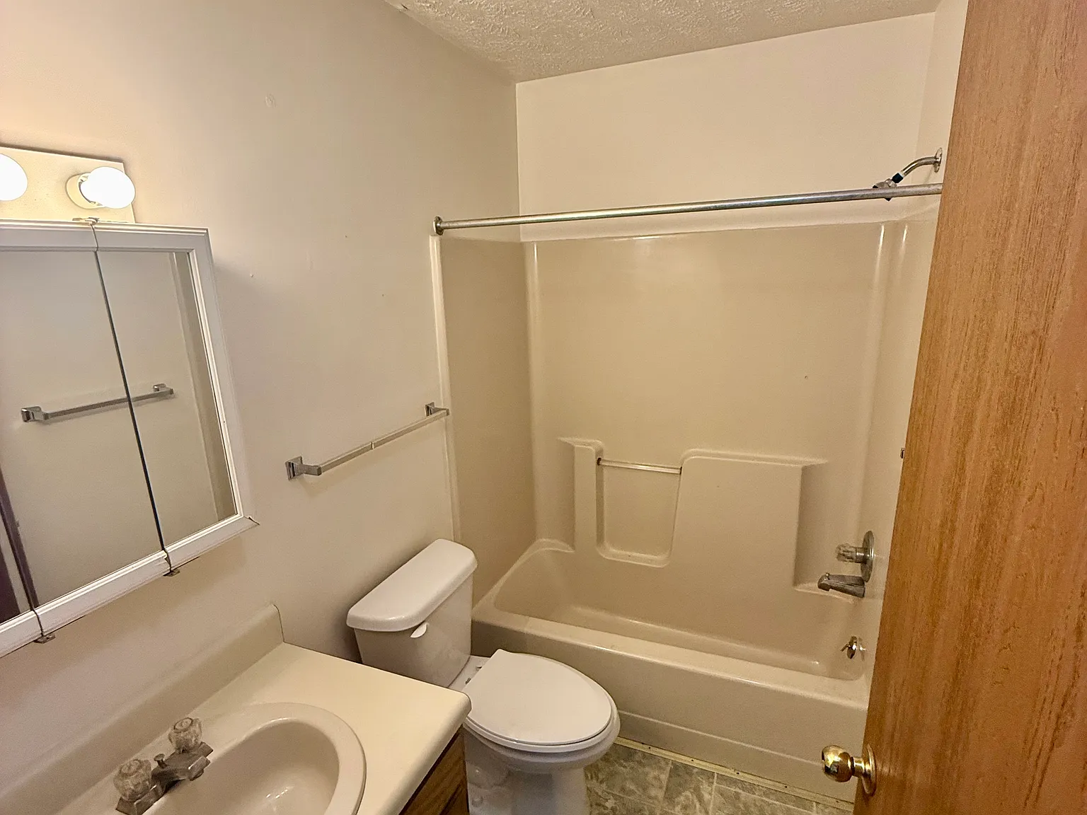 2 bed, $800 — Photo 4