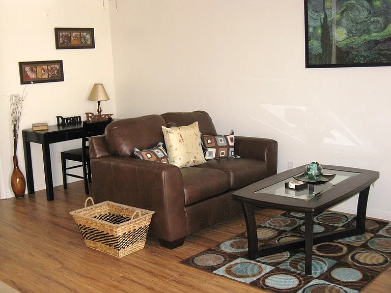 Elm Terrace Apartments — Photo 48