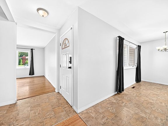5th image of 216 Cottonwood Ave