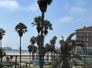 243 Bicknell Ave, Santa Monica, CA 90405