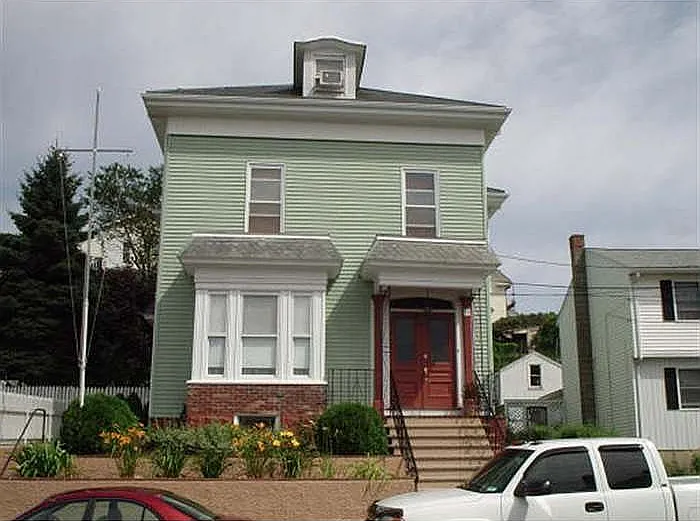 Building Photo 3
