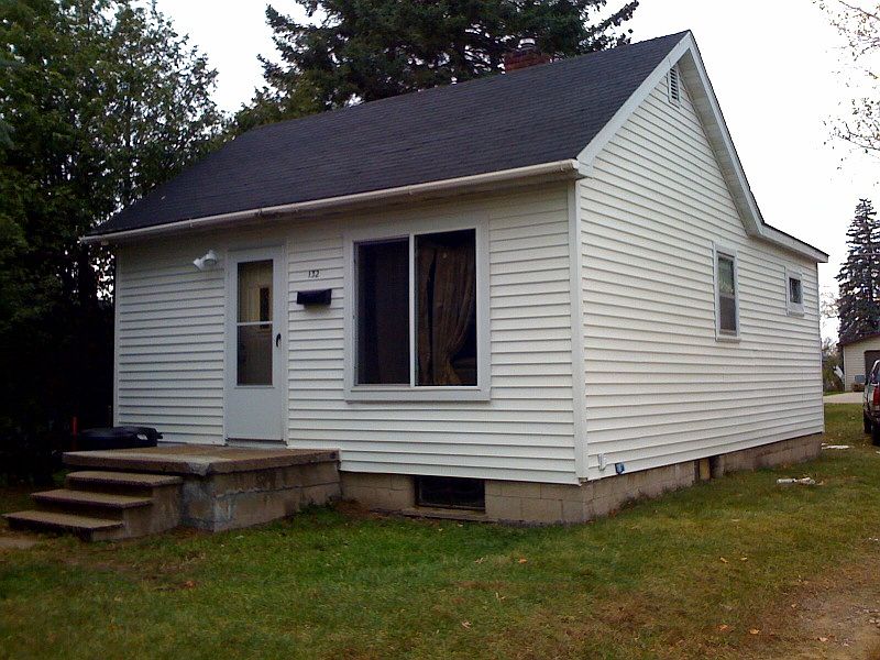 2nd image of 132 Pinehurst St