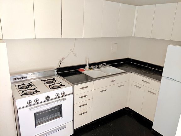 3rd image of 1400 E 55th St #414S