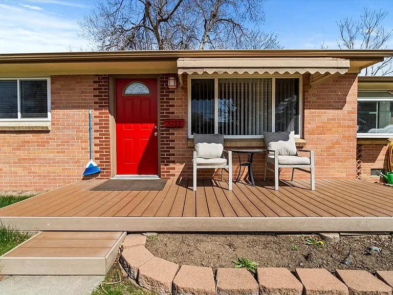 5136 Johnson St — Photo 2