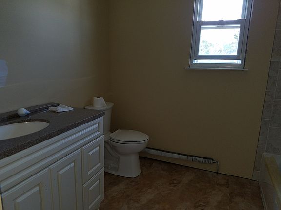 3rd image of 425 Stewart Ave