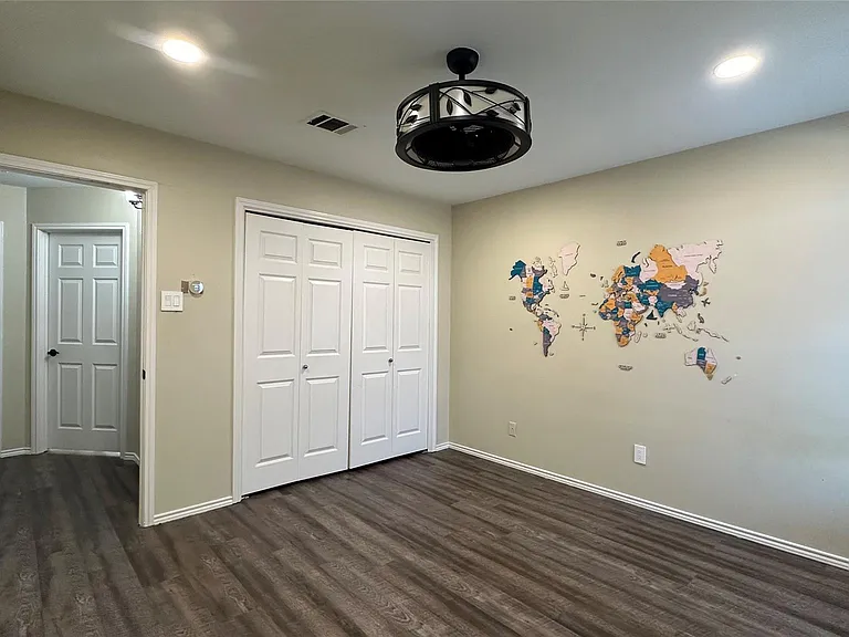 3925 Capricorn Ct — Photo 30