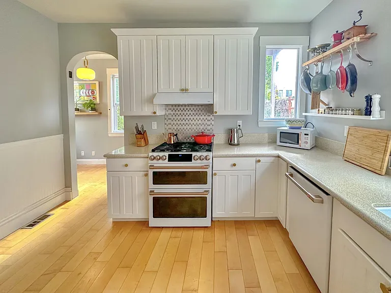 739 Shotwell St — Photo 12