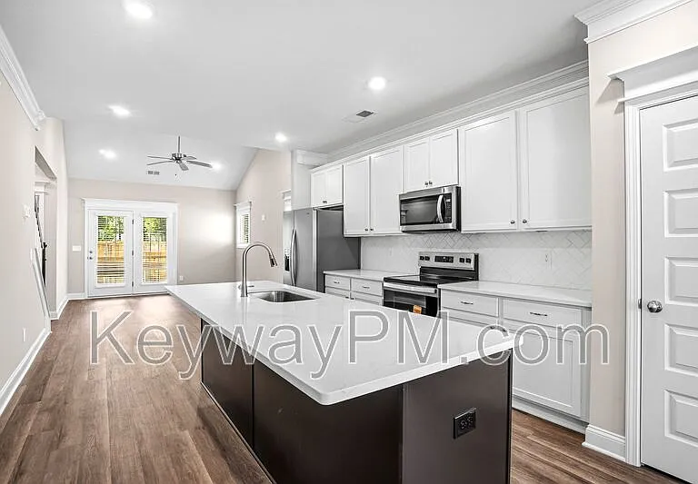 2071 Denmark Ave SE — Photo 9