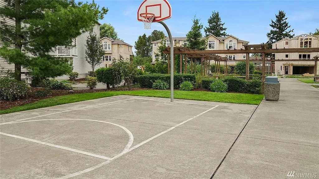 2 bed, 1068 sqft, $2,290 — Photo 3
