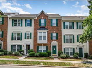 9736 Blossom Hill Dr, Huntersville, NC 28078