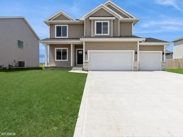 136 Creekside Dr SW, Bondurant, IA 50035