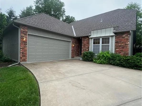 11106 Delmar Ct, Leawood, KS 66211