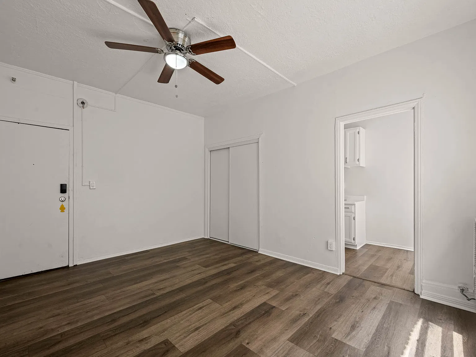 668 Rampart Blvd — Photo 4