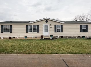10930 Jakewood Dr, Lebanon, IL 62254