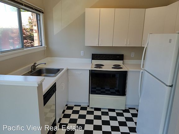 2nd image of 324 NE 65th St #6432382