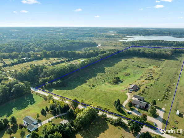 11908 Elkins St NE, Greenville, MI 48838