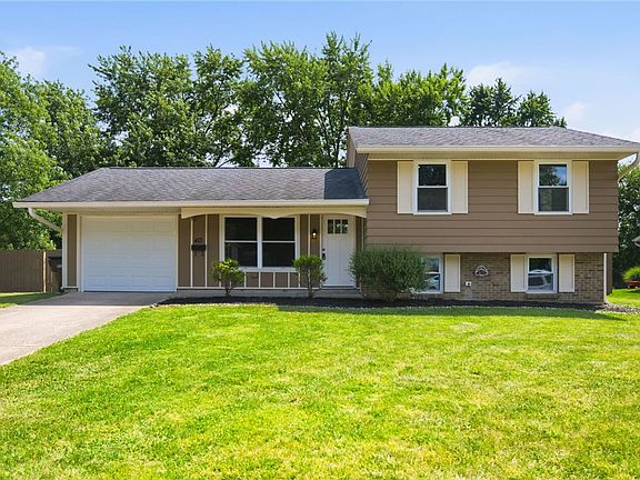 3rd image of 413 Gregory Ct