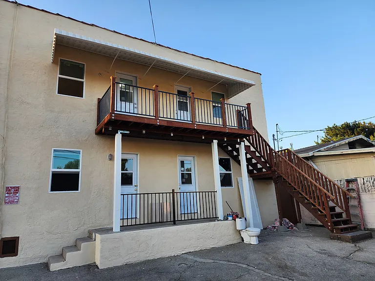 516-518 W Lexington Dr #B — Photo 8
